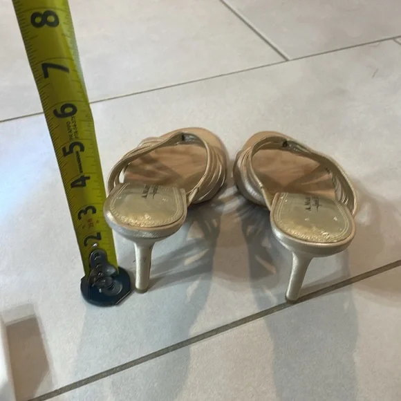 A. Marinelli Golden tan 3 inch heels, perfect shoe for any event, no flaws - Picture 7 of 7